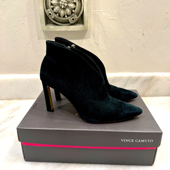 Vince Camuto Shoes - Vince Camuto Sestrind Ankle Boots - Black True Suede